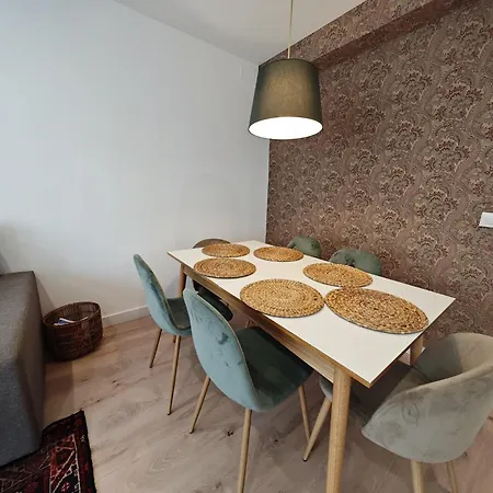 Tomas Paredes, Vigo, 3 * Виго