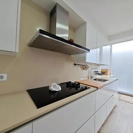 Tomas Paredes, Vigo, 3