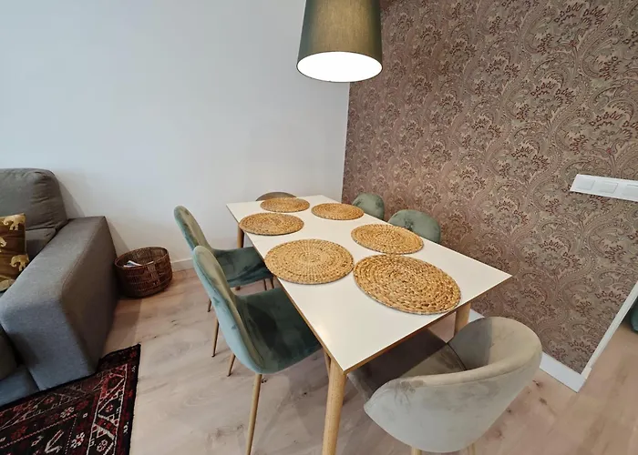 Tomas Paredes, Vigo, 3