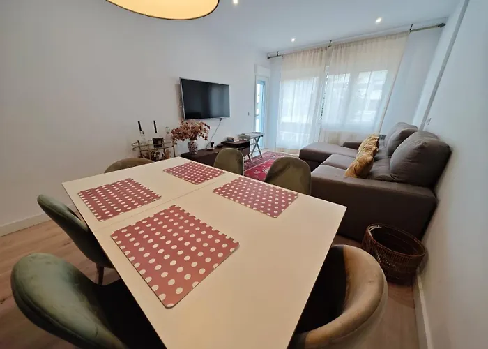 Tomas Paredes, Vigo, 3 Daire *