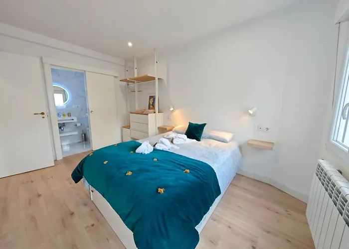 Tomas Paredes, Vigo, 3 *