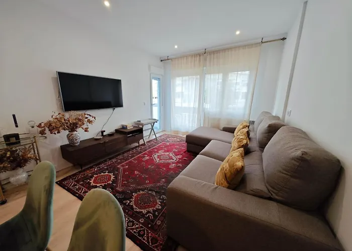 Tomas Paredes, Vigo, 3 Daire *