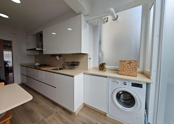 Tomas Paredes, Vigo, 3 * Vigo